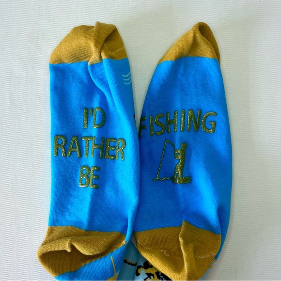 2 Pair I’d Rather Be Fishing Socks - Picture 6 of 6